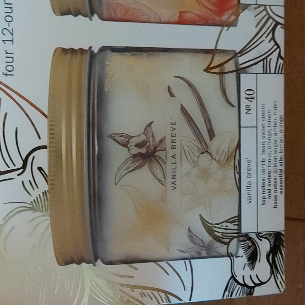 BELLEVUE Set of Four Candles - Picture 3 of 7